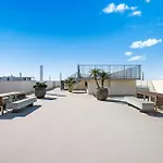 Bondi Studio With Beach Views From Rooftop Pool
